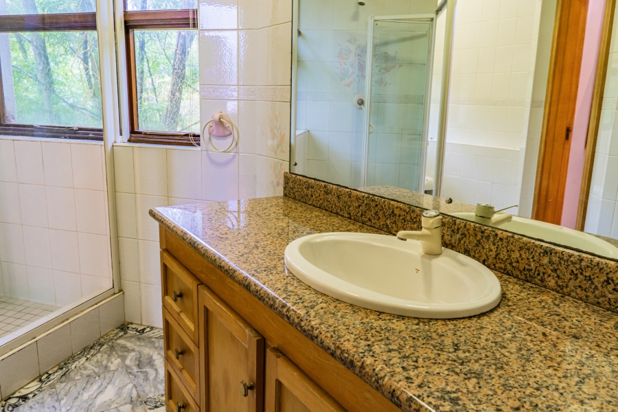 10 Bedroom Property for Sale in Bishopscourt Western Cape